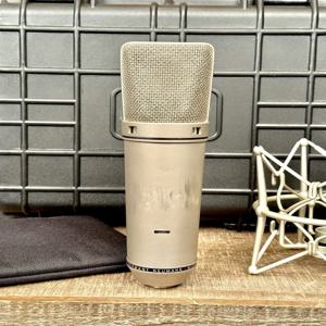 빈티지 1972년 노이만 U 87 콘덴서 마이크. 훌륭한 상태의 U87. SN 20769