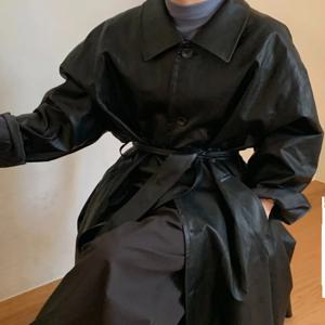 긴 가죽 재킷 여성 가을 패션 홍콩 스타일 시크 레트로 칼라 벨트 허리 블랙 고급스러운 느낌 코트