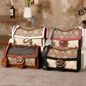 가벼운 고급 여성용 가방 2025 새로운 고급 색상 대비 싱글 숄더 겨드랑이 가방 디자이너 패셔너블 크로스 바디 스몰 스퀘어