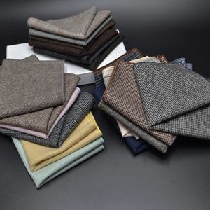 23*23CM 새로운 빈티지 양모 포켓 스퀘어 격자 무늬 블랙 손수건 남성 비즈니스 정장 넥타이 액세서리 스카프 Hankies Tuxedo Cravat