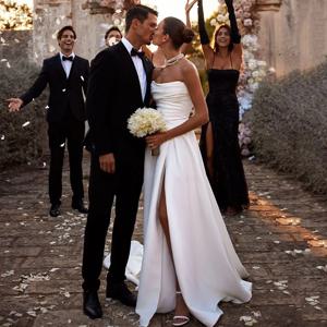 심플 새틴 웨딩드레스 플리츠 시민 예식 가운 사이드 슬릿 미니멀리스트 신부 드레스 웨딩 세리머니 2026 맞춤 제작