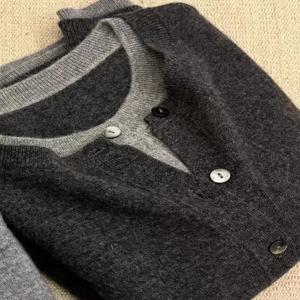 그레이 시리즈 니트 스웨터 코트 여성용 가을 겨울 신상 딥 그레이 고급스러운 느낌의 울 탑 페이크 투피스 앙상블