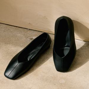 질 바이 질스튜어트 [[26SS]] JLSO6E271BK [인기재입고][케이트] 블랙 스퀘어 토 플랫슈즈