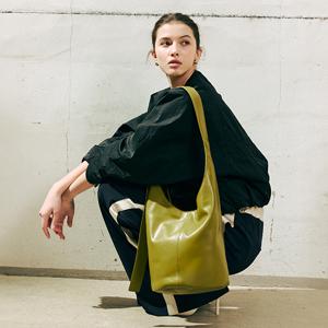 [미리주문 10%] 26SS 레더 파크백