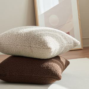 코지베어 양털 뽀글이 쿠션커버 50x50