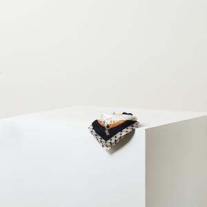 닥스 여성 [[25SS]] DLSC5B123N2 [실크]네이비 체크 면혼방 사각 스카프