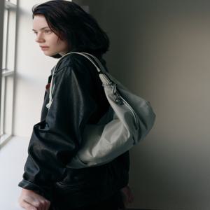 [SWING][참장식포함] 스윙 호보 숄더백 S 아이스그레이 JABA6E421