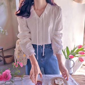 케이슨 봄레이스 물결카라 단아한 블라우스