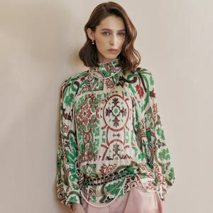 에스닉 패턴 플리츠 하이넥 쉬폰 블라우스