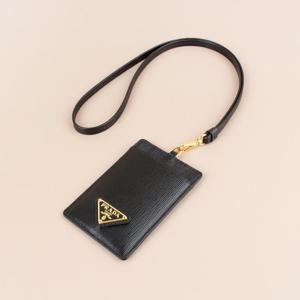 MUST IT_ 비텔로무브 삼각로고 목걸이 카드지갑 블랙 1MC007 2DDU F0002