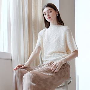 [최초가 142000원] 소프트 크링클 플리츠 반팔 블라우스 라이트베이지_YJ05WNPBL05