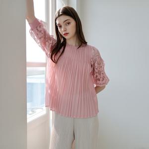 [최초가 156000원] 레이스 커프 퍼프 플리츠 블라우스 핑크_YJ04WNPBL08