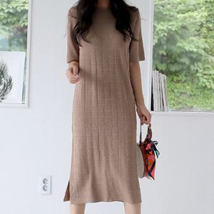[어반프랑] 모이 찰랑 여름 쿨 니트 옆트임 롱원피스