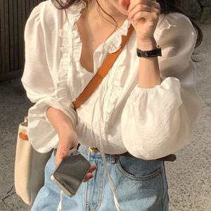 [브리치]  / 프릴 레이스 카라 스트랩 루즈핏 화이트 블라우스#31117453