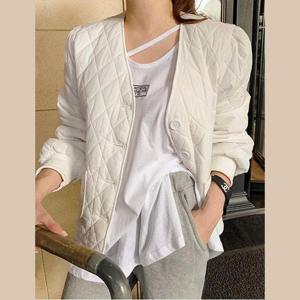 다이아 퀼팅 브이넥 노카라 패딩 누빔 자켓 점퍼 코디