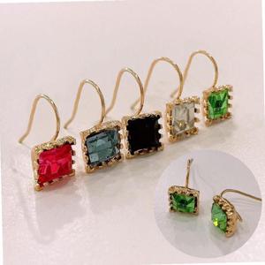 스퀘어 사각 세련된 큐빅 귀걸이 여성 고리형귀걸이