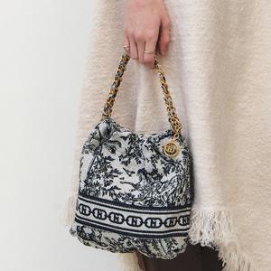 [헤지스]시그니처 H 뜨왈 자카드 체인 호보 숄더백S HIBA5F671N3