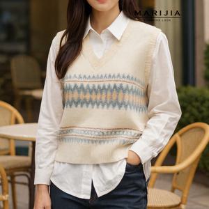 [마리지아]아가이 다이아 니트 V넥 조끼_MKAB9006