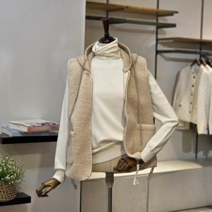 [반에이크]VB5YVTM302Z_포켓 양털 후드 탈부착 조끼