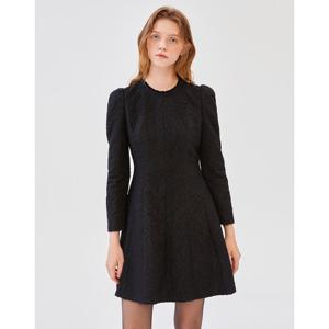 질스튜어트 뉴욕 여성 24FW 블랙 자수 패턴 퍼프 소매 플레어 라인 미니 원피스 JSDR4D350BK