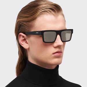 프라다 미러 선글라스 SPR19W 1AB 2B0 명품 사각 블랙 뿔테