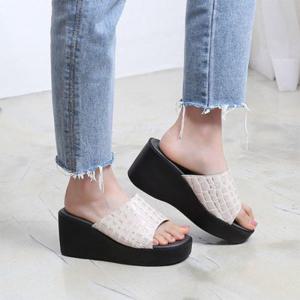 [미라클세븐][M7] 여성 키높이 슬릿 크로커다일 레더 SS 샌들