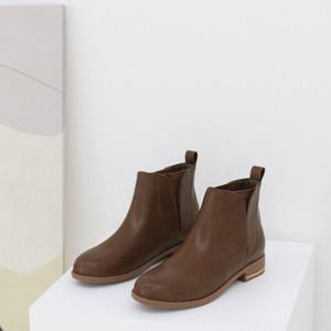 [타미지]여성 컴포트 플랫 첼시부츠 T22402L BROWN_JK