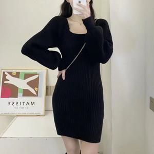 비욘드라이프 스퀘어넥 니트 미니 원피스 1005959