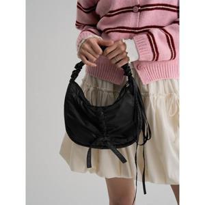 (3561D3WY75) [에잇세컨즈] 미니 리본 셔링 숄더 크로스 가방  블랙