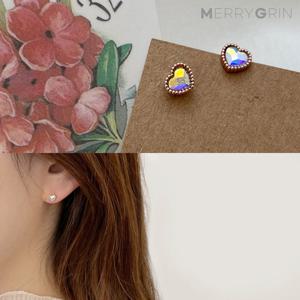 [메리그린] 14KGF 골드필드 핀 프리즘 하트 귀걸이