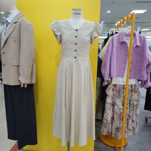 르피타 DP01 캡소매 브이넥 원피스 L252UOP559