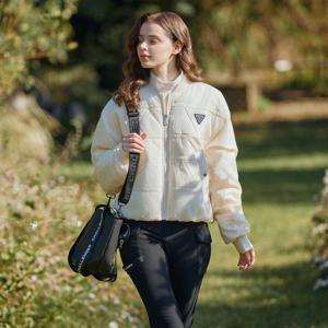 챌린저 여성 메탈로고 변형퀼팅 스타디움 패딩 자켓 크림 CHD4WJK4801CR