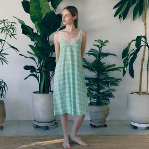 비너스 가벼운 착용감 감각 레이스 데이웨어 나염 여성 실내복 풀슬립 VFS5022