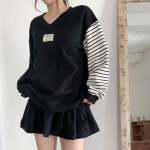 여자 단가라 패치 보온 V넥 맨투맨