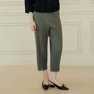 [요이츠] 밑단 트임 슬림 배기 밴딩 팬츠 그레이_YJ09WNPSL02