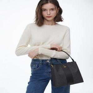 헤지스 액세서리 여성 [스테디셀러] 블랙 이니셜로고 가죽 토트백  (WIBA4F133BK)