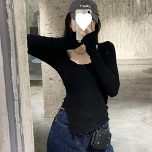 언발 U넥 슬림핏 긴팔 티셔츠 WFM72MI