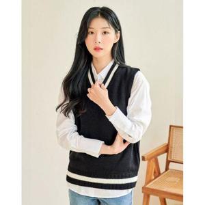 [반에이크]에드 V넥 베스트_OB08VTME02Z