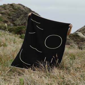 블랙 라인 패턴 양면 담요 니트블랭킷 2colors