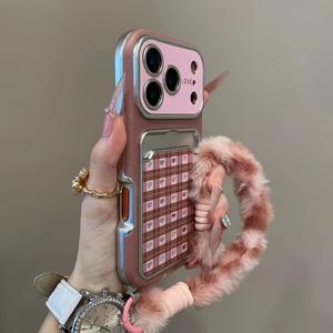 TEMU 폰케이스: 귀여운 타탄 러브 하트 카드홀더 가죽 느낌 휴대폰 커버, 아이폰 17 프로맥스/17 프로/17/16/15/14 프로 맥스 호환, 퍼 플러시 손목 스트랩 매트 보호 커버