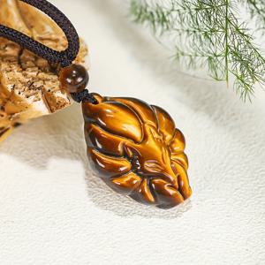 TEMU 자연산 타이거 아이스톤 9尾 여우 펜던트는 클래식한 디자인 스타일을 특징으로 하여 일상복, 스웨터 체인, 커플 장식, 창의적인 휴일 선물로 적합합니다.