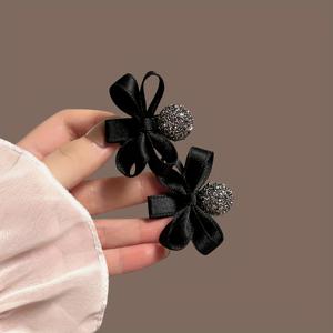 TEMU 블랙 4엽 리본 헤어 클립 2개 세트, 미니 사이즈 오리발 여성용, 옆머리 및 신상 미니 헤어 클립으로 완벽, 빈티지 블랙 패브릭 디자인