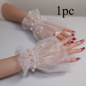 TEMU 네일 아트용 반짝이는 스팽글 및 진주 장식 레이스 장갑 1개입. 핫 스탬핑 메시 디자인 특징. 이 커프스는 살롱 사진 및 디스플레이에 완벽하며, 귀여운 손목 장식으로 네일 아트에 패셔너블한 터치를 더합니다.