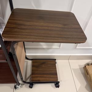 TEMU A형 사이드 테이블 (수납 포켓 및 바퀴 포함) - 튼튼한 나무 커피 테이블, 무드등, 메탈 프레임 테이블, 소파 사이드 테이블. 거실, RV, 사무실 등에 적합하며 크리스마스, 할로윈, 추수감사절에 완벽합니다.