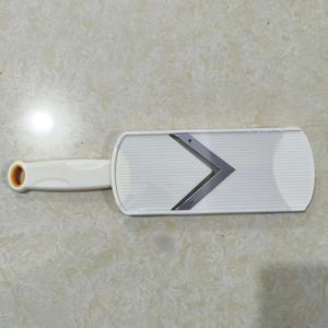 TEMU 1개 헤비듀티 양배추 슬라이서 및 셰더 - 인체공학적 그립, 샐러드, 당근, 오이, 채소 절단용 효율적인 채소 다지기 도구 - 보관 용기 포함, 내구성 플라스틱 바디 & 스테인리스 블레이드, 쉬운 세척 주방 도구