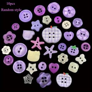TEMU 고급 보라색 소형 버튼 10개 / 랜덤 색상 및 패턴 / 진주 버튼으로 제작된 정교한 노트북 액세서리. 다양한 색상 제공, 꽃무늬 DIY 공예 버튼. 스크랩북, 의류 장식, 에스테틱 액세서리, 의류, 모자, 셔츠 및 공예용 DIY 장식에 적합. 정교한 노트북 버튼 액세서리
