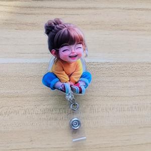TEMU 2D 플랫, 1개 귀여운 소녀 리트랙터블 간호사 아크릴 배지 릴 홀더, 간호사 ID, 의사, 등록 간호사 및 실무 간호사용 - 클립이 있는 릴 태그 카드 홀더, 2D 플랫