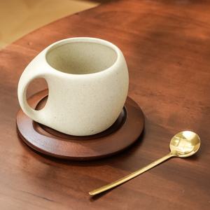 TEMU 세라믹 커피 컵과 접시 1세트, 홈 주방 식당 거실 선물, 음료 컵, 차 컵, 차가운 음료 컵, 보온 보냉 머그, 차, 커피, 우유, 과일 주스, 결혼식, 연회, 선물, 생일에 적합