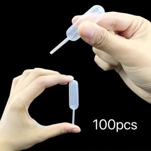 TEMU 하트 모양 및 직사각형 스퀴즈 피펫이 포함된 0.14온스 각 100개 플라스틱 스포이드 세트 (20온스). 초콜릿, 컵케이크 및 빨대와 함께 사용하기에 이상적입니다. 또한 미술용으로 설계된 1.35온스 플라스틱 레진 혼합 컵 100개가 함께 제공됩니다.