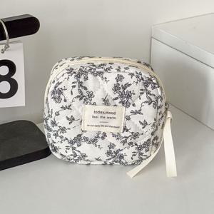 TEMU 프렌치 블랙 앤 화이트 플로랄 생리대 가방 - 시각적으로 매력적인 대용량, 휴대용 여행 정리함, 폴리에스터, TSA 승인, 세탁기 사용 가능, 일상 및 여행용 컴팩트 디자인, 패턴이 돋보이는 포켓백 | 세탁 가능한 토일레트 트래블 백